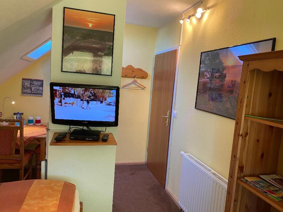 Gemuetliches Zimmer Zentral In Der Lueneburger Heide Schneverdingen Extérieur photo